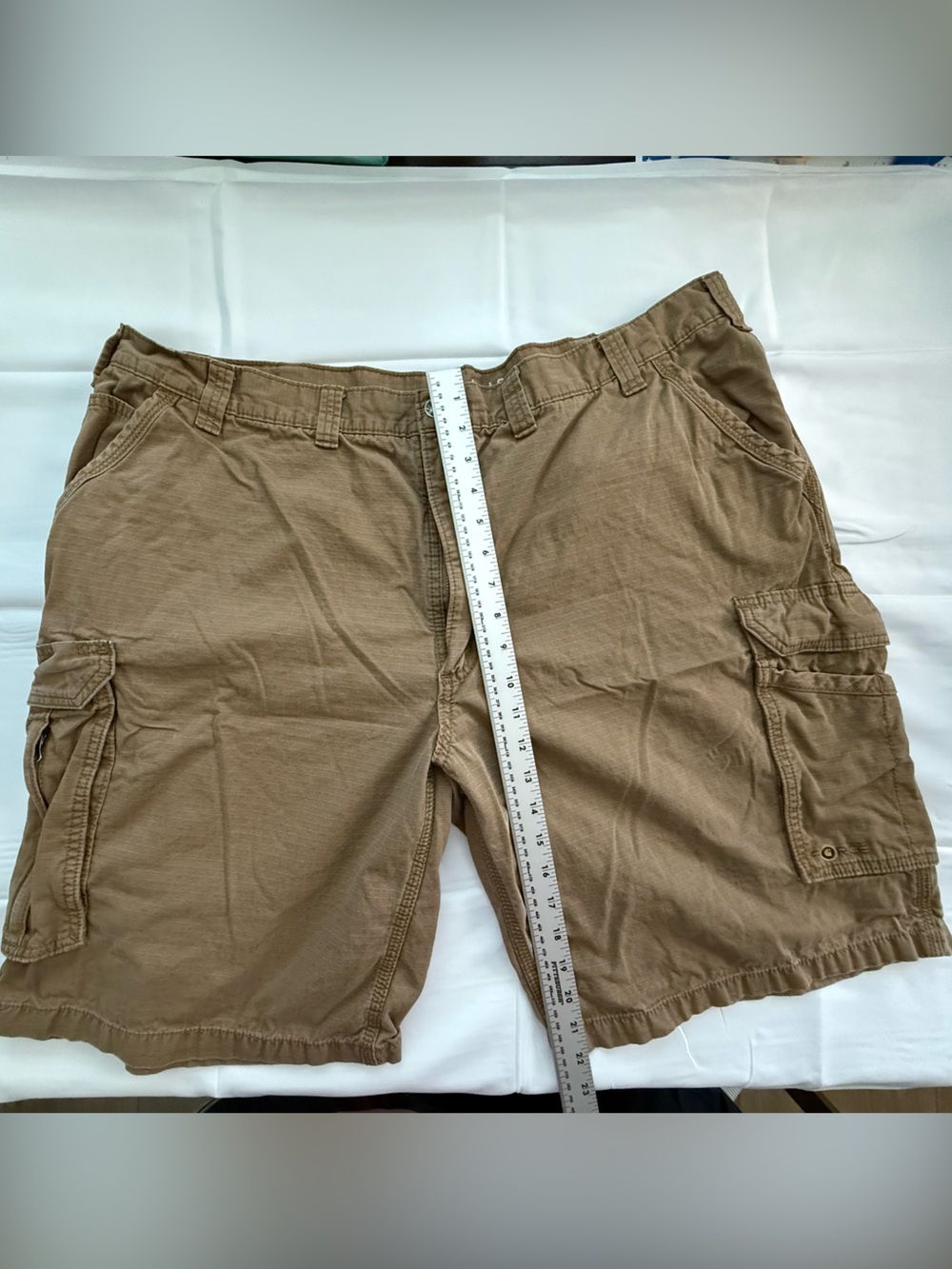 Carhartt Brown Tan Cargo Shorts with Utility Pockets